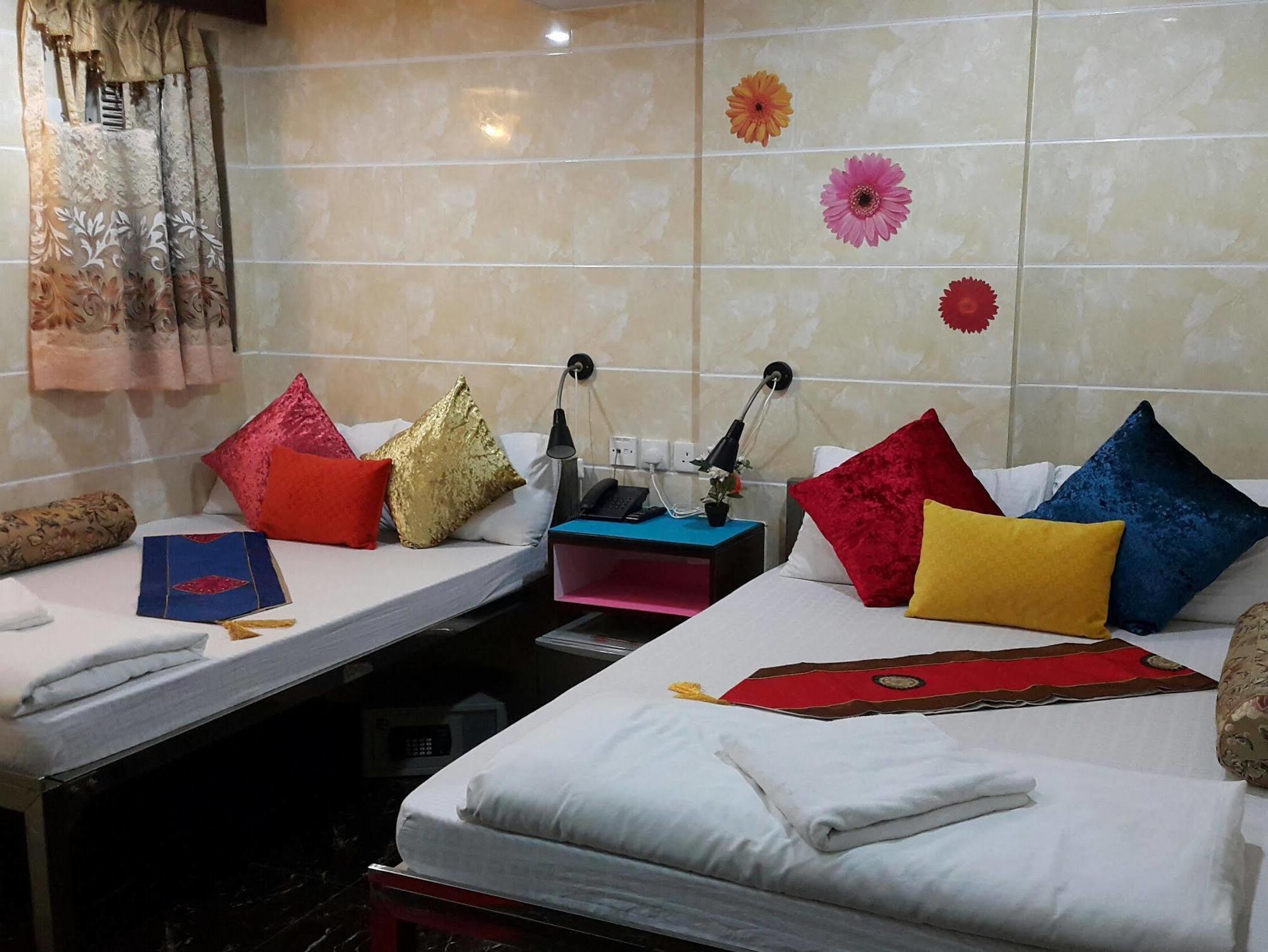 Ranjeet Guest House Hong Kong Bagian luar foto